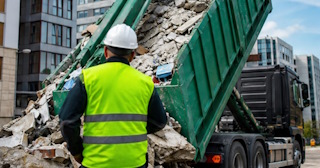 Вывоз строительного мусора в Армавире: услуги лицензированной компании — ПроМусор
